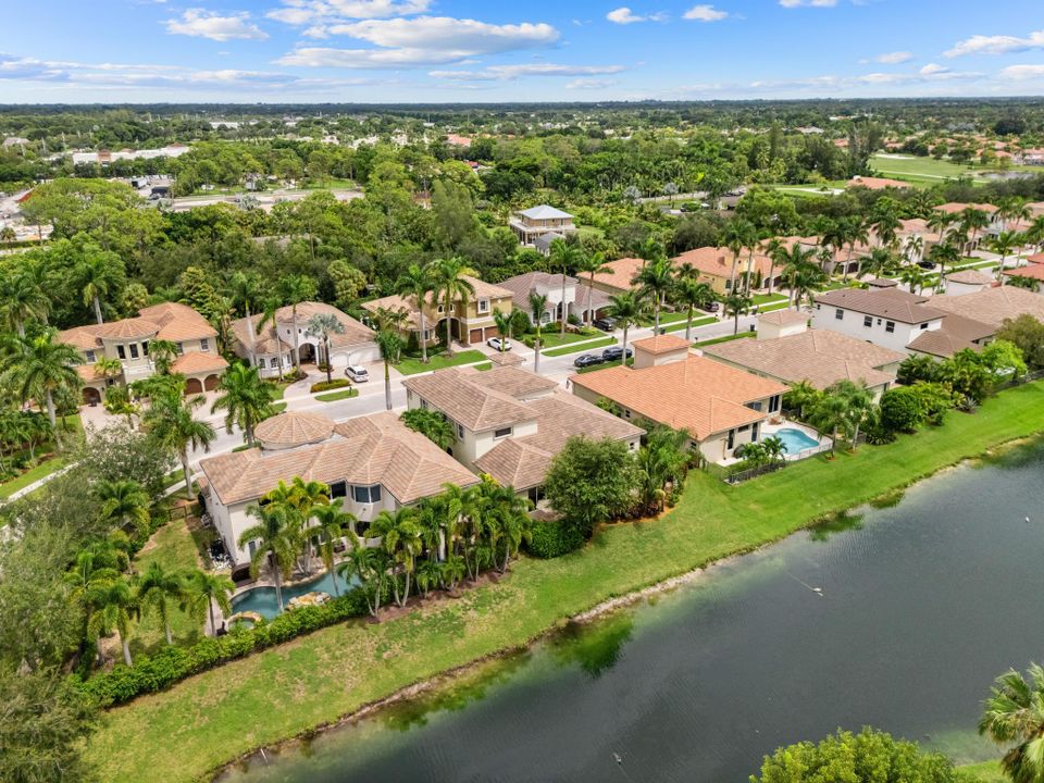 For Sale: $1,100,000 (5 beds, 4 baths, 4179 Square Feet)