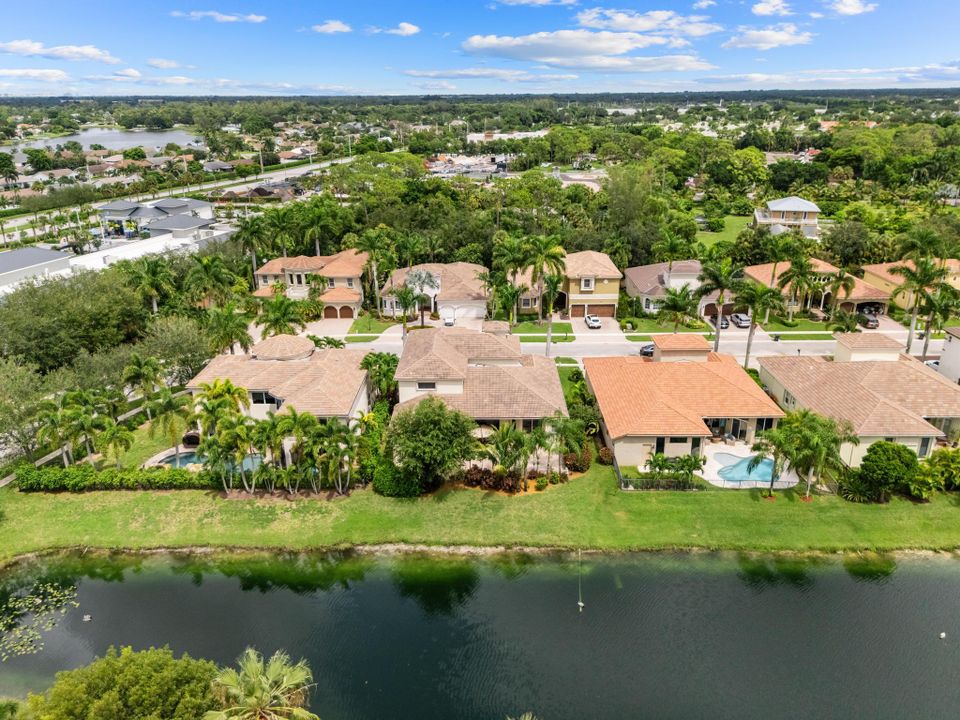 For Sale: $1,100,000 (5 beds, 4 baths, 4179 Square Feet)