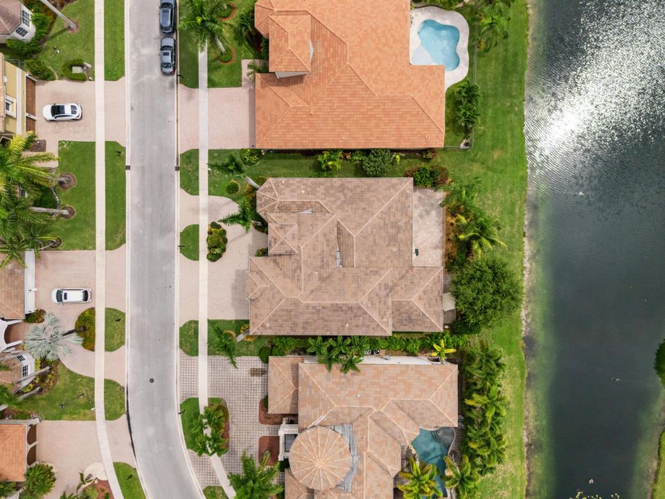 For Sale: $1,100,000 (5 beds, 4 baths, 4179 Square Feet)