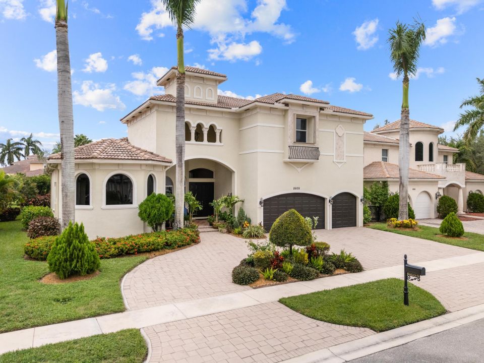 For Sale: $1,100,000 (5 beds, 4 baths, 4179 Square Feet)