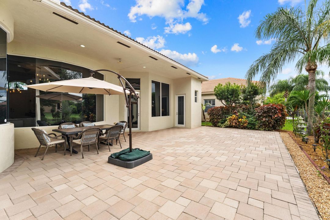 For Sale: $1,100,000 (5 beds, 4 baths, 4179 Square Feet)