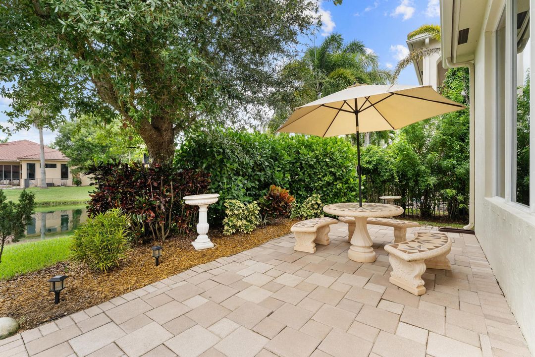 For Sale: $1,100,000 (5 beds, 4 baths, 4179 Square Feet)