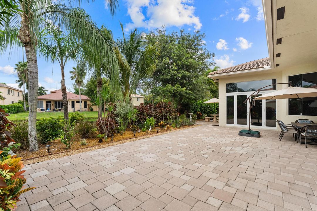 For Sale: $1,100,000 (5 beds, 4 baths, 4179 Square Feet)