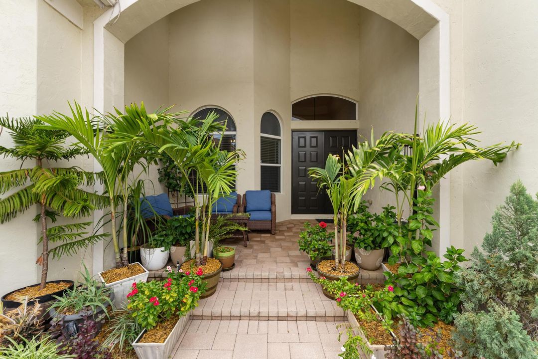 For Sale: $1,100,000 (5 beds, 4 baths, 4179 Square Feet)