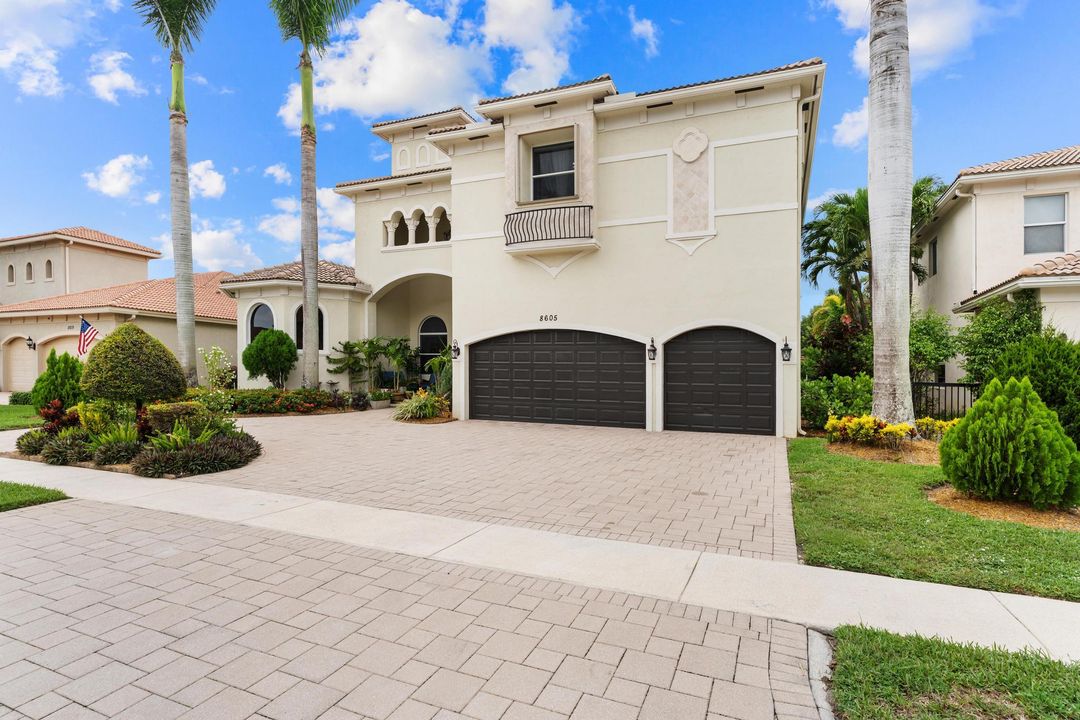 For Sale: $1,100,000 (5 beds, 4 baths, 4179 Square Feet)