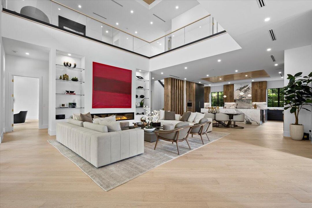 Active With Contract: $10,895,000 (7 beds, 6 baths, 6315 Square Feet)