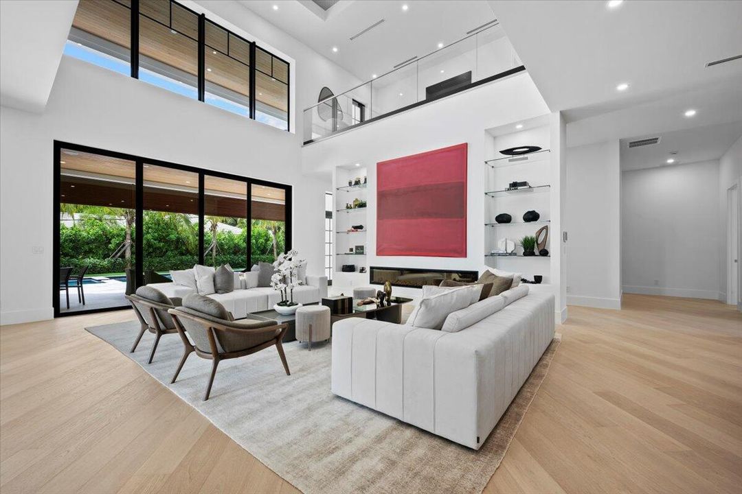 Active With Contract: $10,895,000 (7 beds, 6 baths, 6315 Square Feet)