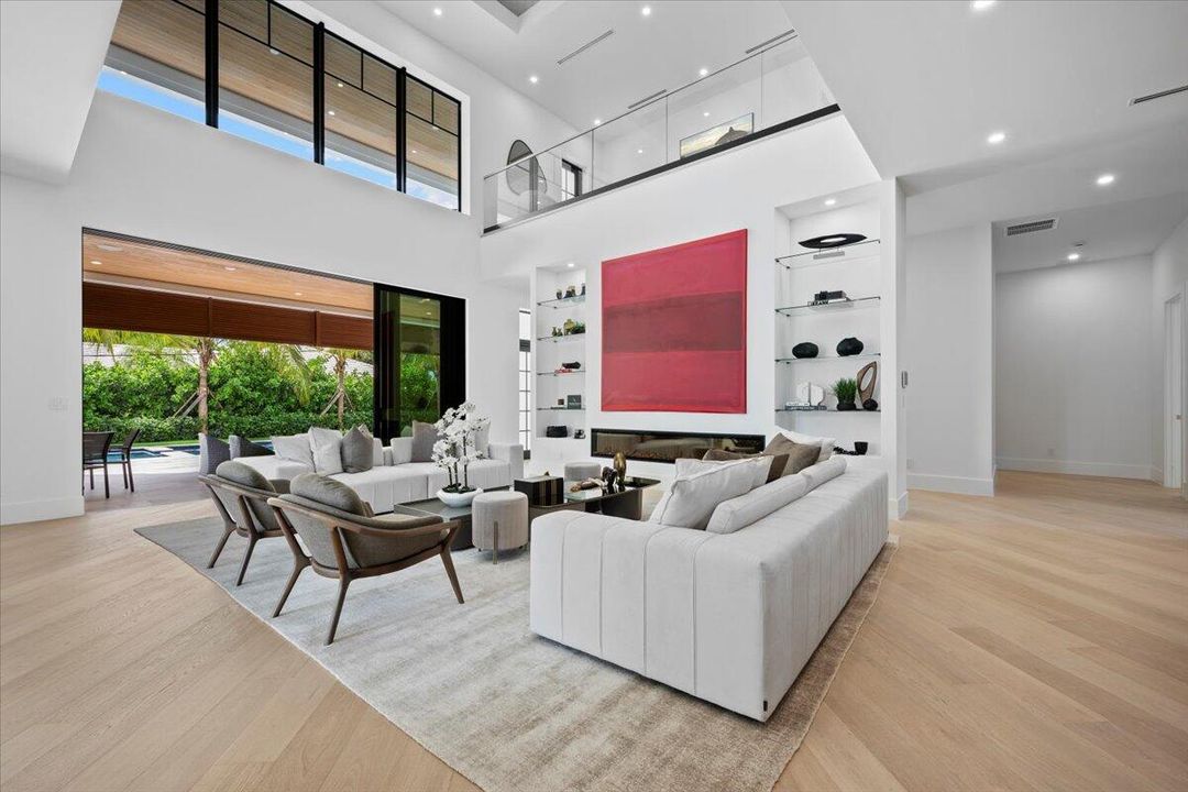 Active With Contract: $10,895,000 (7 beds, 6 baths, 6315 Square Feet)