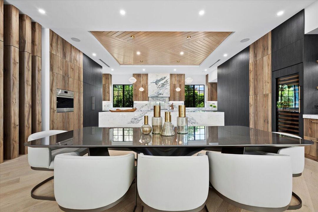 Active With Contract: $10,895,000 (7 beds, 6 baths, 6315 Square Feet)