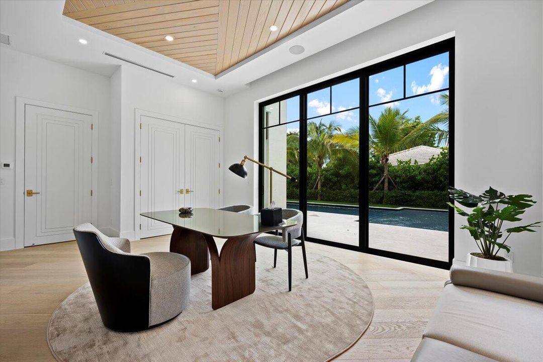 Active With Contract: $10,895,000 (7 beds, 6 baths, 6315 Square Feet)