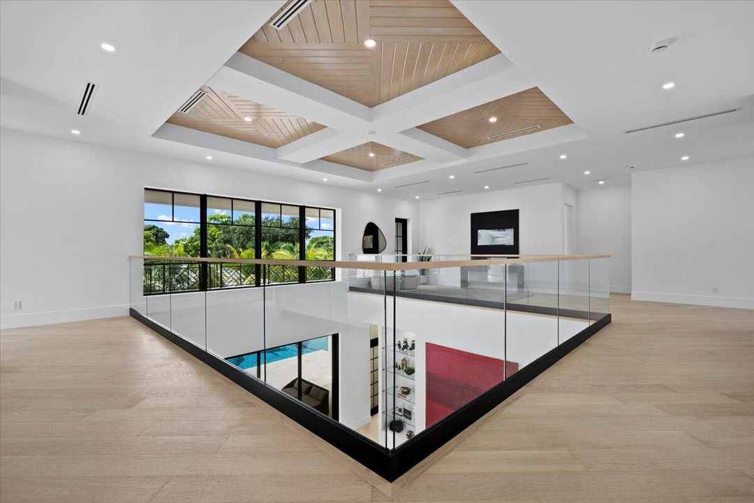 Active With Contract: $10,895,000 (7 beds, 6 baths, 6315 Square Feet)