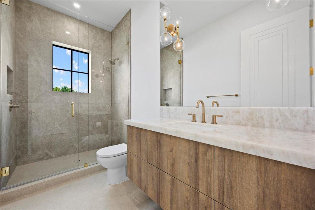 Active With Contract: $10,895,000 (7 beds, 6 baths, 6315 Square Feet)