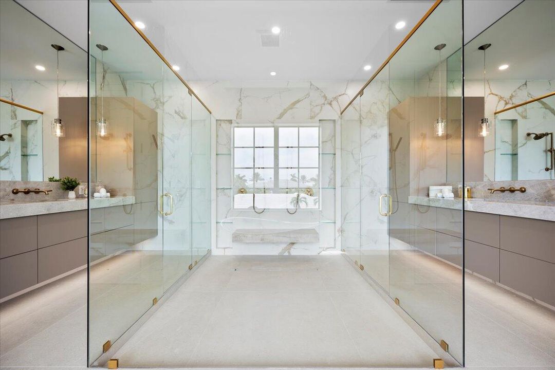 Active With Contract: $10,895,000 (7 beds, 6 baths, 6315 Square Feet)