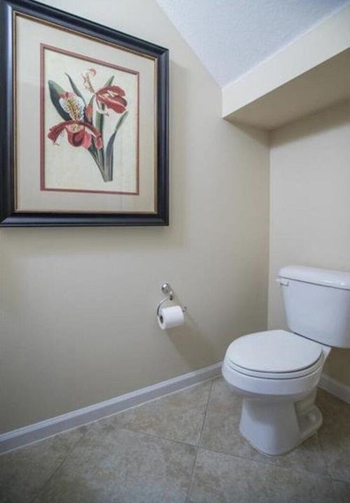 合同活跃: $3,500 (3 贝兹, 2 浴室, 2230 平方英尺)