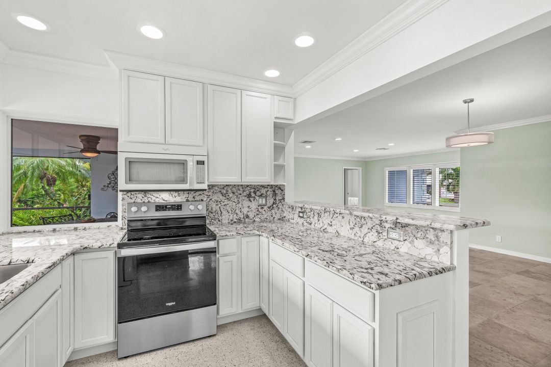 Active With Contract: $1,199,000 (2 beds, 2 baths, 1913 Square Feet)