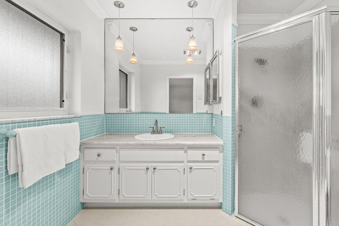 Active With Contract: $1,199,000 (2 beds, 2 baths, 1913 Square Feet)