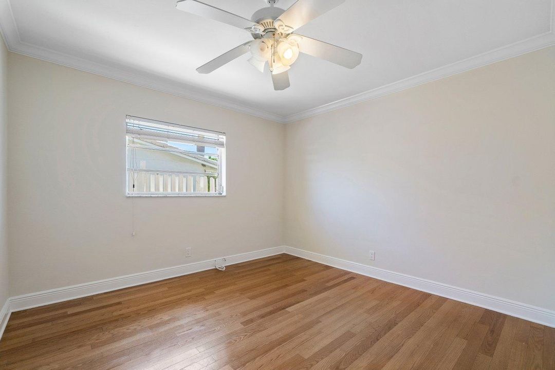 For Sale: $1,825,000 (4 beds, 2 baths, 1978 Square Feet)