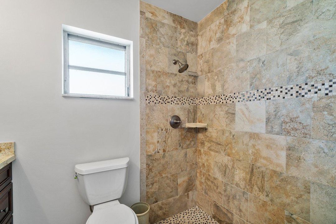 For Sale: $1,825,000 (4 beds, 2 baths, 1978 Square Feet)