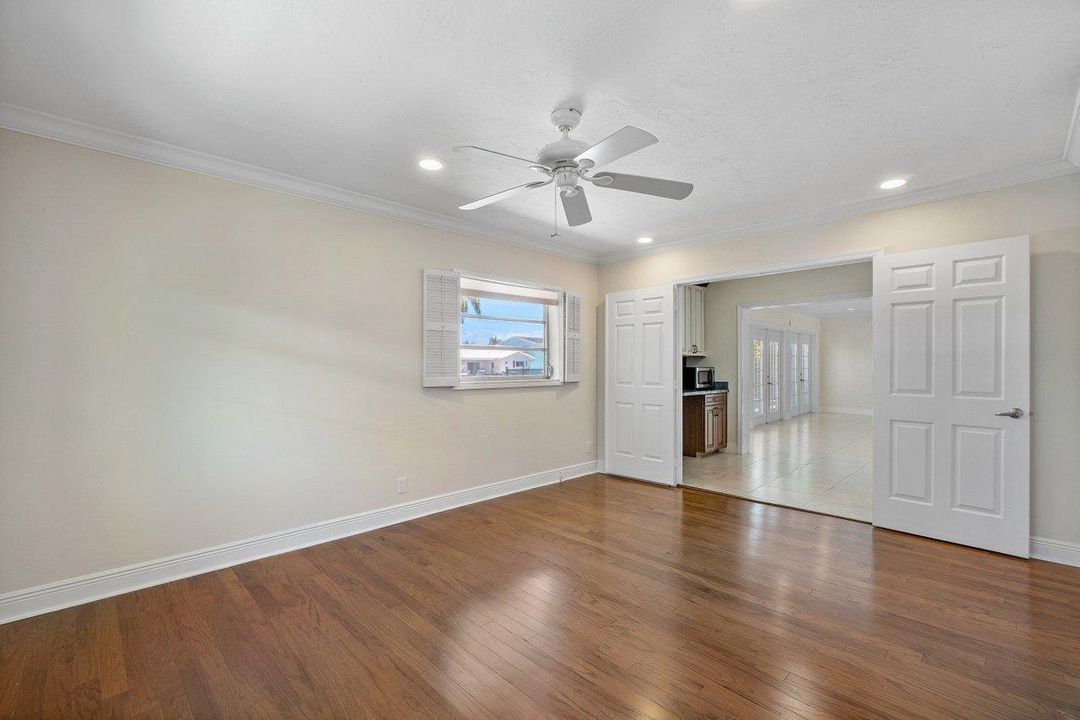 For Sale: $1,825,000 (4 beds, 2 baths, 1978 Square Feet)