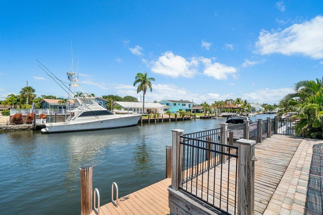 For Sale: $1,825,000 (4 beds, 2 baths, 1978 Square Feet)