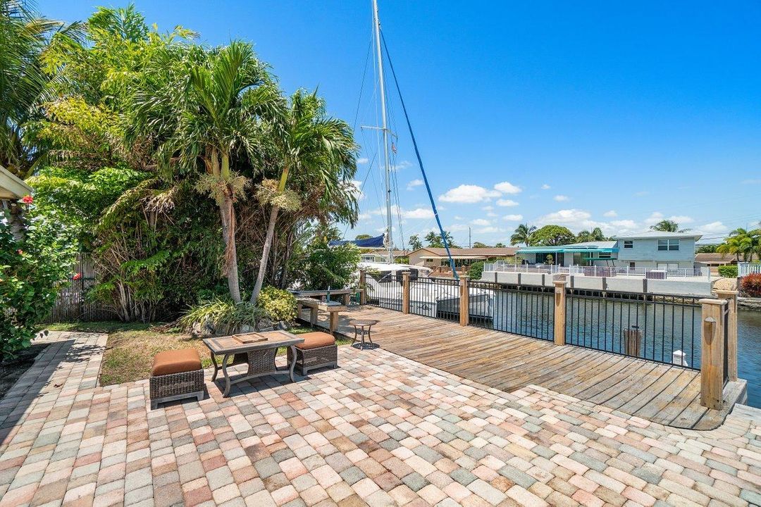 For Sale: $1,825,000 (4 beds, 2 baths, 1978 Square Feet)