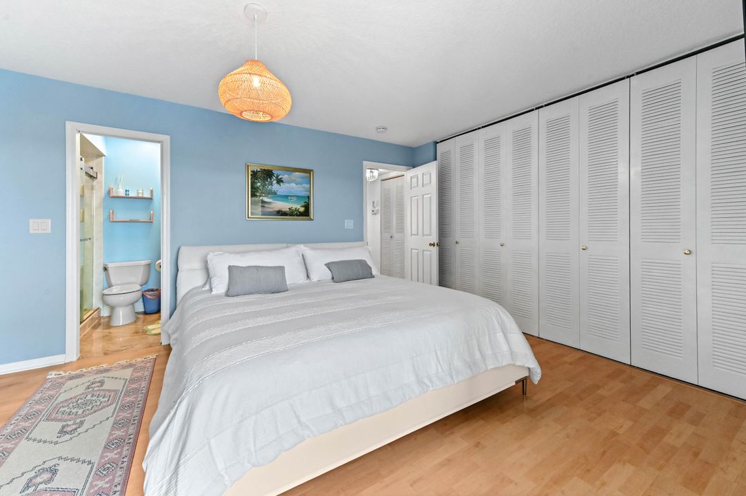 For Sale: $229,900 (1 beds, 1 baths, 685 Square Feet)