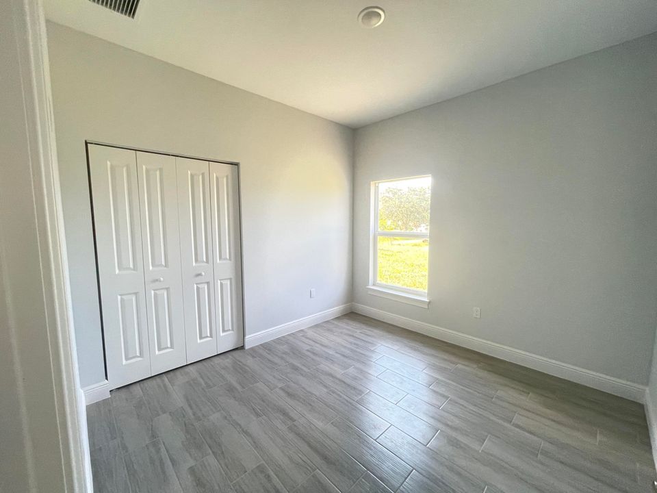 Active With Contract: $299,000 (3 beds, 2 baths, 1314 Square Feet)