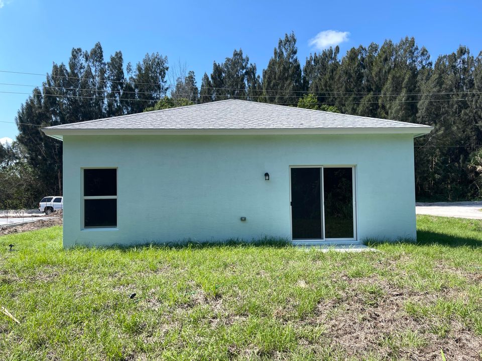 Active With Contract: $299,000 (3 beds, 2 baths, 1314 Square Feet)