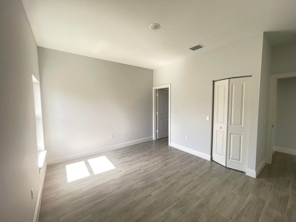Active With Contract: $299,000 (3 beds, 2 baths, 1314 Square Feet)