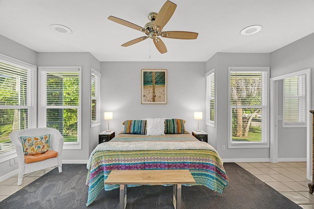 For Sale: $800,000 (3 beds, 2 baths, 1613 Square Feet)