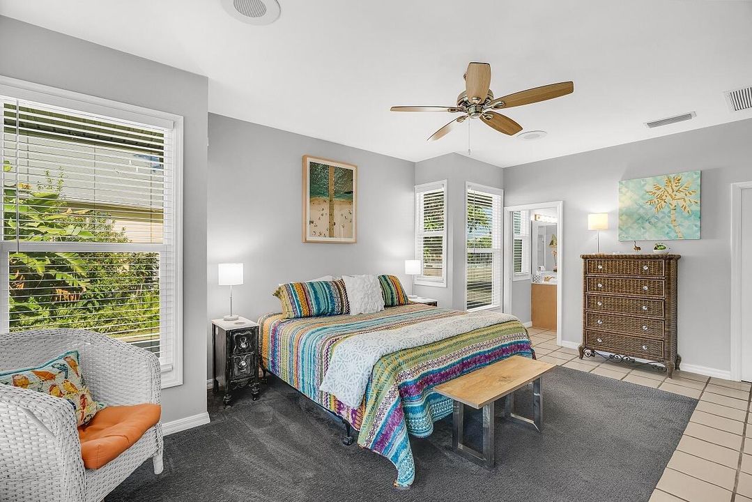 For Sale: $800,000 (3 beds, 2 baths, 1613 Square Feet)