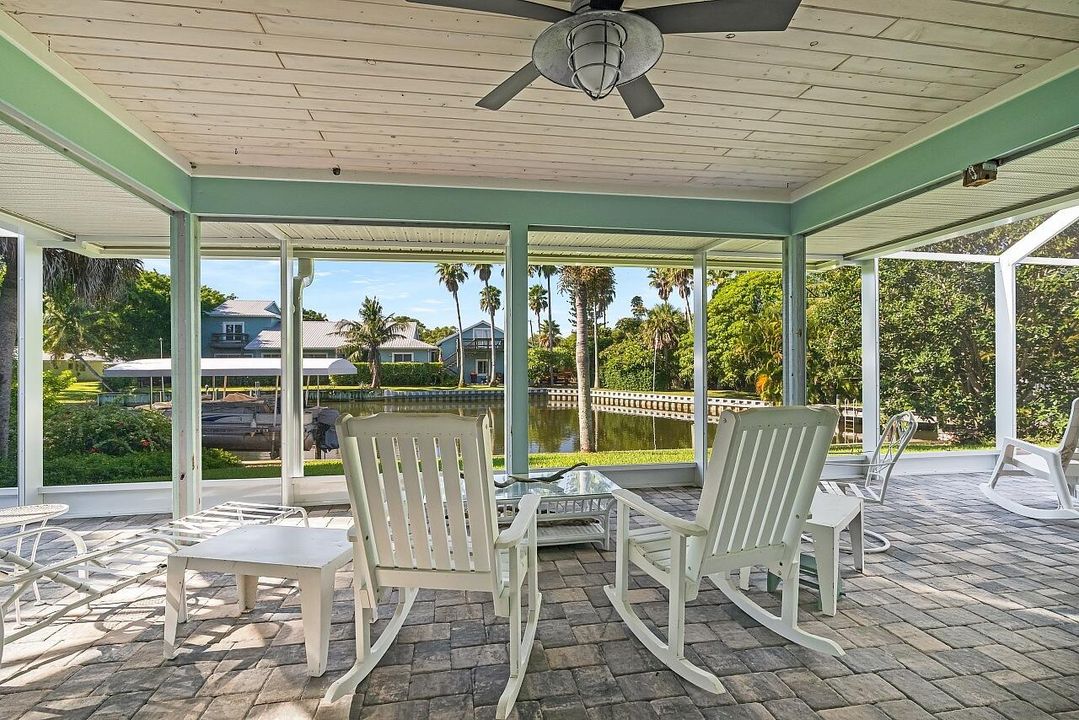 For Sale: $800,000 (3 beds, 2 baths, 1613 Square Feet)