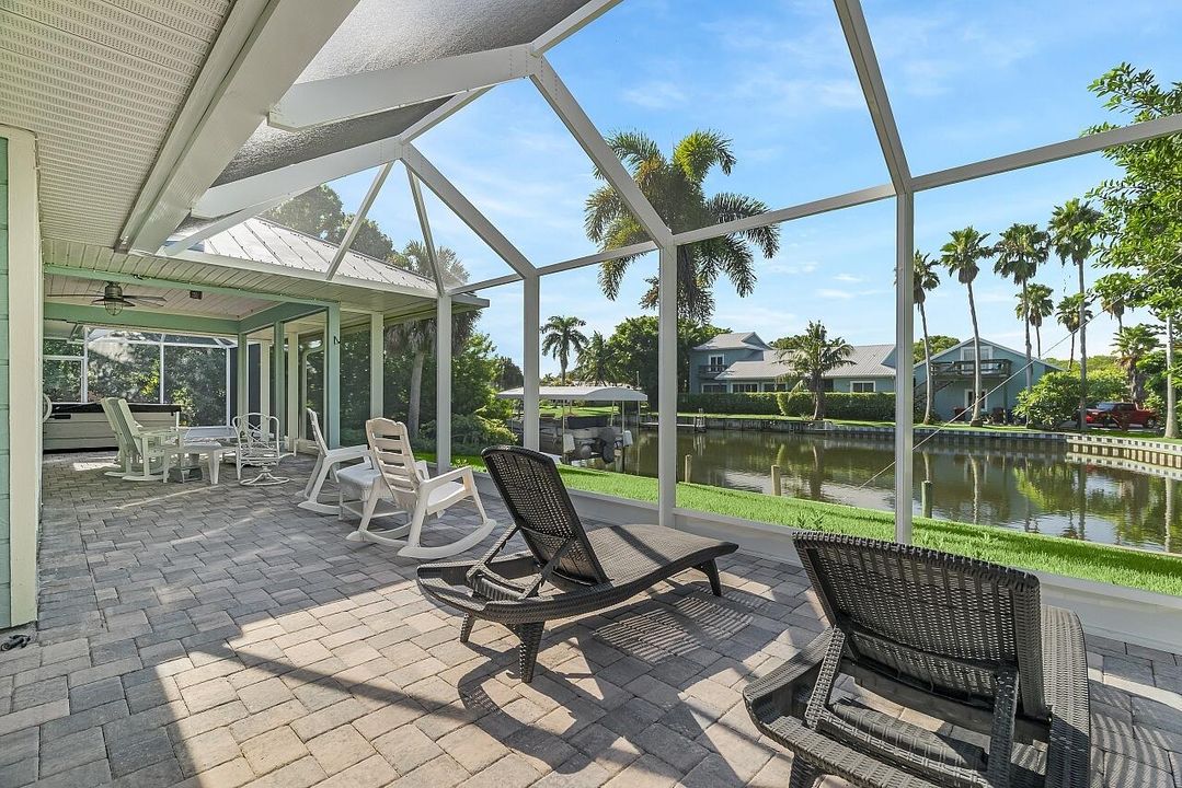 For Sale: $800,000 (3 beds, 2 baths, 1613 Square Feet)