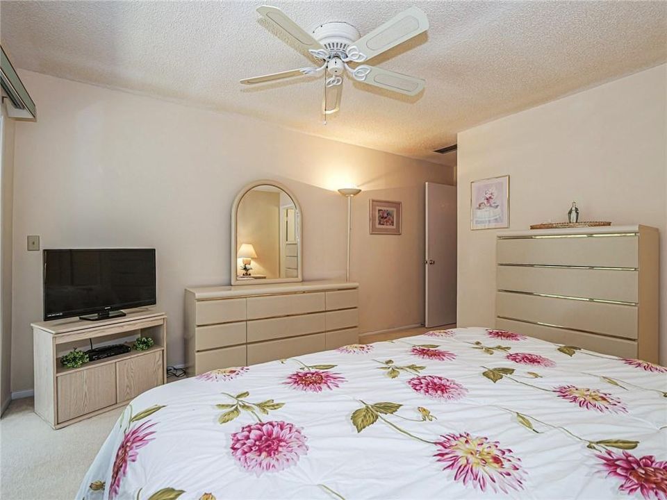 For Rent: $1,500 (2 beds, 2 baths, 1251 Square Feet)