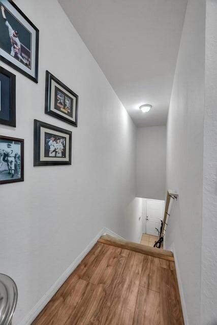 For Rent: $1,950 (2 beds, 2 baths, 1144 Square Feet)