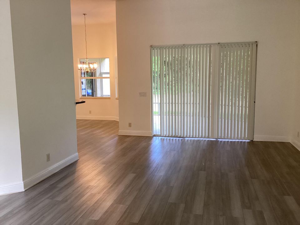 En Renta: $4,900 (3 camas, 2 baños, 2757 Pies cuadrados)