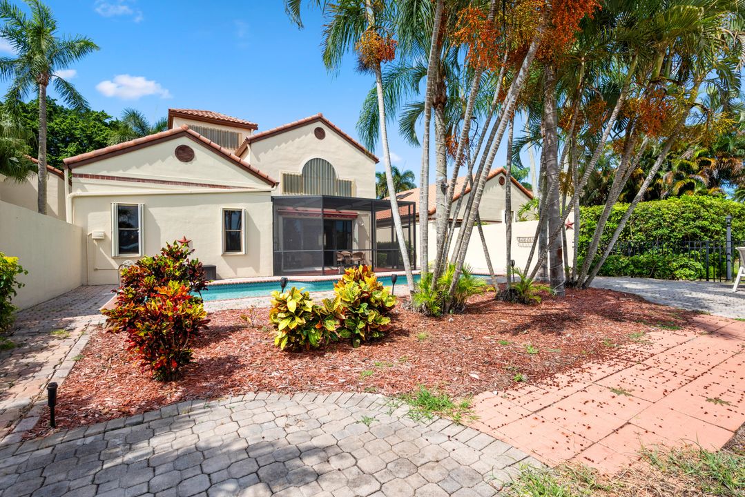 Active With Contract: $799,000 (3 beds, 2 baths, 2101 Square Feet)