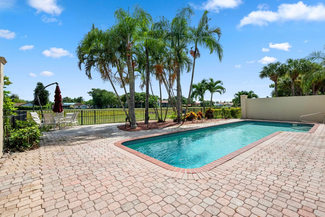 Active With Contract: $799,000 (3 beds, 2 baths, 2101 Square Feet)