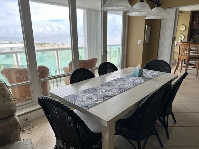 Active With Contract: $4,400 (2 beds, 2 baths, 1500 Square Feet)