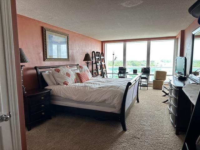 Active With Contract: $4,400 (2 beds, 2 baths, 1500 Square Feet)