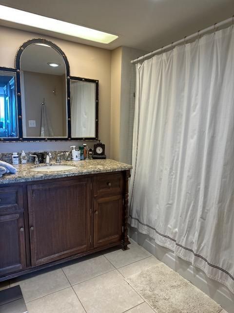 Active With Contract: $4,400 (2 beds, 2 baths, 1500 Square Feet)
