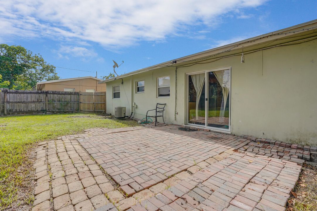 Activo con contrato: $379,000 (2 camas, 1 baños, 894 Pies cuadrados)