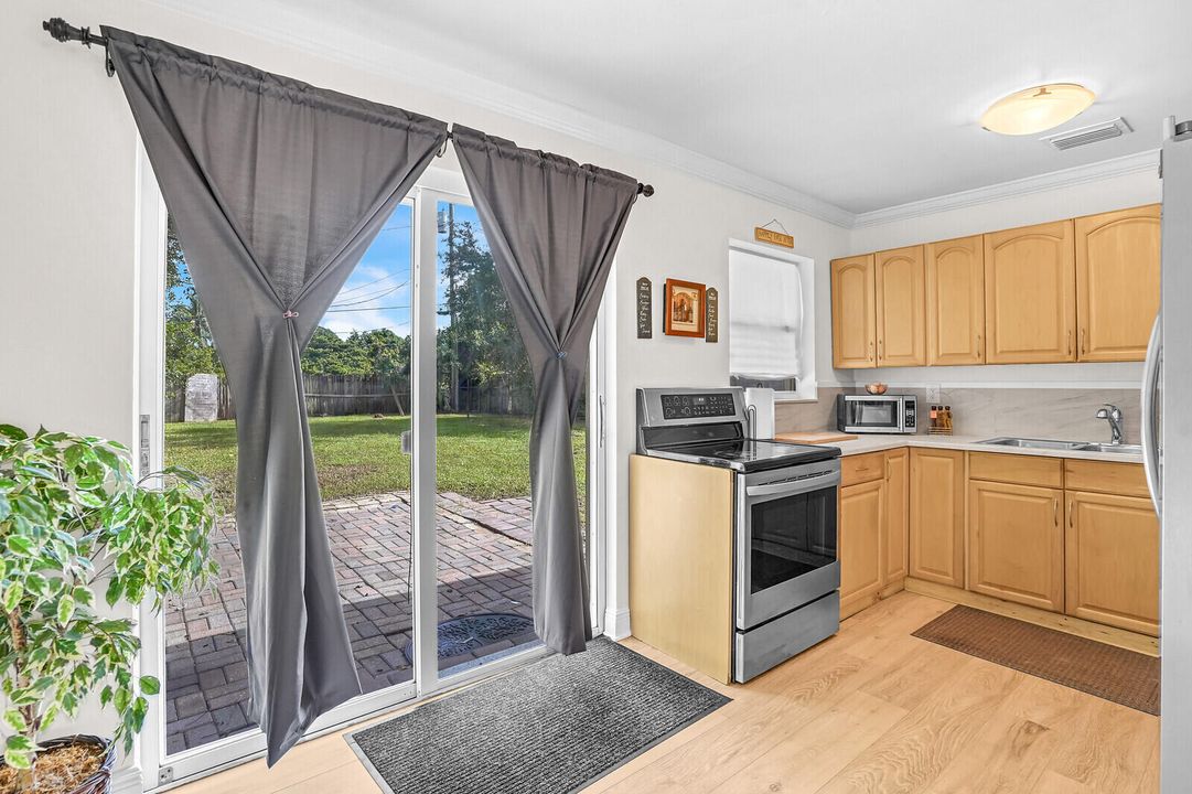 Activo con contrato: $379,000 (2 camas, 1 baños, 894 Pies cuadrados)