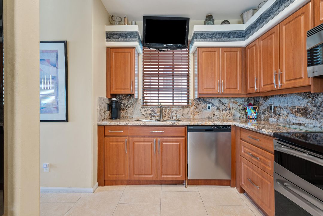 Active With Contract: $799,000 (3 beds, 2 baths, 2101 Square Feet)