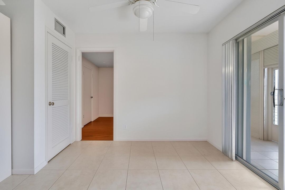 For Sale: $169,000 (2 beds, 2 baths, 933 Square Feet)