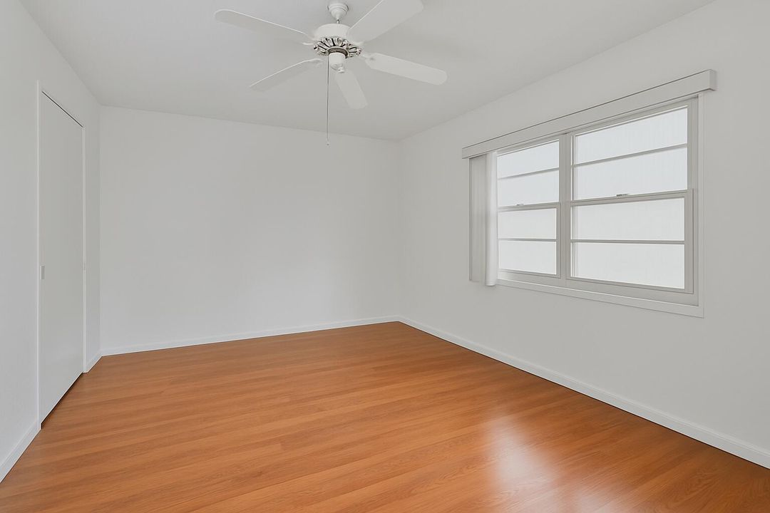 For Sale: $169,000 (2 beds, 2 baths, 933 Square Feet)