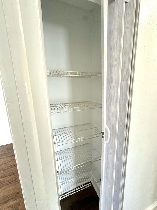 For Rent: $1,765 (2 beds, 1 baths, 800 Square Feet)