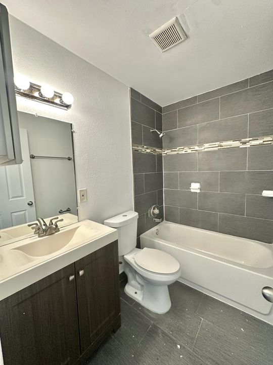 For Rent: $1,765 (2 beds, 1 baths, 800 Square Feet)