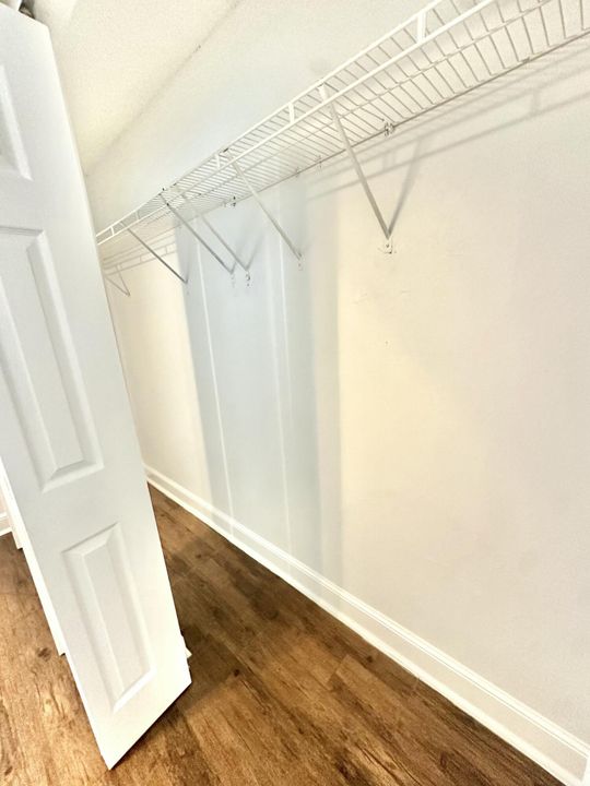 For Rent: $1,765 (2 beds, 1 baths, 800 Square Feet)