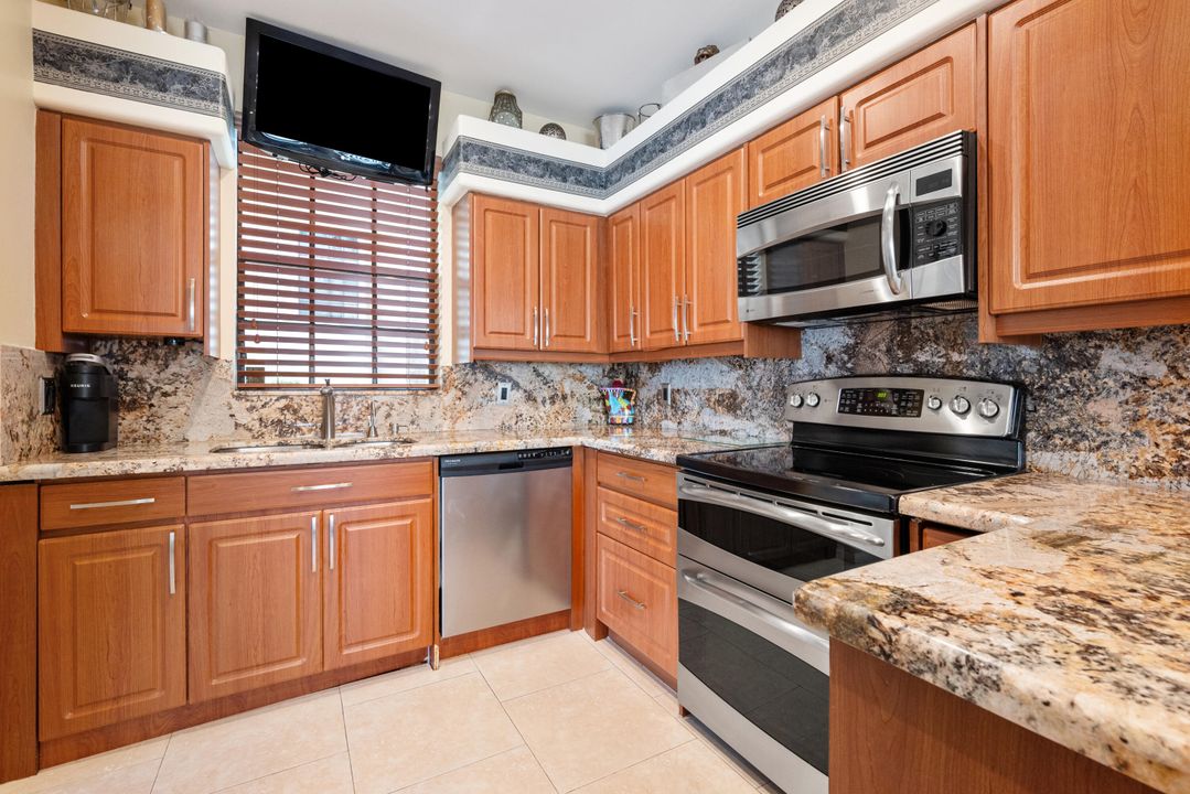 Active With Contract: $799,000 (3 beds, 2 baths, 2101 Square Feet)